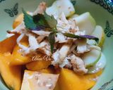 Hình bước làm 3 của món Salad trái cây trộn ức gà nướng