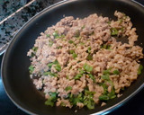 Foto del paso 1 de la receta: Salmón con guarnición de ensalada y salsa de champiñones