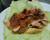Foto del paso 6 de la receta: Wrap🌮de lechuga🥙de pollo, jamón🌯y cebolla caramelizada🥬🧅🍗🥓🍯🥙