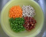 Hình bước làm 2 của món Cơm chiên Dương Châu