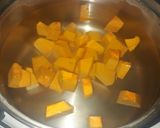 Foto langkah ke 2 dari resep Kolak labu kuning bubur gunting.
