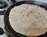 A picture of step 10 of Methi pithla jowar green garlic bhakri and thecha village style.