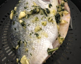 Foto del paso 2 de la receta: Dorada al vapor con jamón y albahaca en mambo