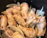 A picture of step 3 of Chicken Tinola.