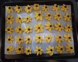 Foto langkah ke 2 dari resep Cookies bunga chococip.