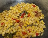 Foto langkah ke 3 dari resep Tumis cumi asin jagung.