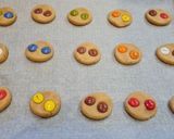 Foto del paso 4 de la receta: Galletas de mantequilla y lacasitos