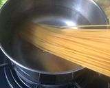 Foto langkah ke 1 dari resep Spageti Aglio e Olio.