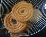 புழுங்கல் அரிசி கார முள்ளு முறுக்கு(mullu murukku recipe in tamil) ரெசிபி ஸ்டேப் 5 புகைப்படம்