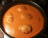 Foto del paso 24 de la receta: Muslos de pollo en salsa de tomate con patatas fritas en aceite de pollo frito