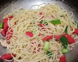 Foto langkah ke 7 dari resep Spaghettini Goreng.
