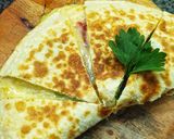 Foto langkah ke 8 dari resep Spinach Quesadilla.