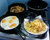 Foto del paso 5 de la receta: Huevos Rotos