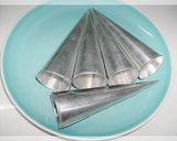 Hình bước làm 7 của món Cornet à la cream - Bánh mì ốc nhân mặn và nhân kem sầu riêng