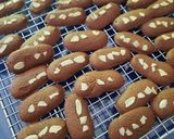 Foto langkah ke 6 dari resep Lidah Kucing Coklat Almond.