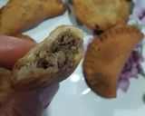 صورة لخطوة 7 من وصفة سمبوسك بعجينة بيتية 😍