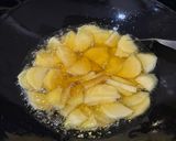 Foto langkah ke 2 dari resep Ayam Cincang Kentang masak Kecap.