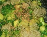 A picture of step 3 of Hare pyaz ki sabji.