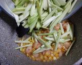 Foto langkah ke 2 dari resep Tumis Labu Siam Udang.