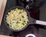 Foto del paso 2 de la receta: Tortilla de berenjena y calabacín