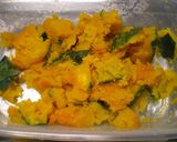 A picture of step 3 of Kabocha Squash with Sesame Seeds in a Microwave.