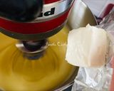 Foto langkah ke 3 dari resep Bola-bola brownis keju isi strawberry.