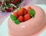 A picture of step 7 of Strawberry Yogurt Jello.