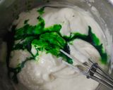 ग्रीन वैल्वेट केक (green velvet cake recipe in Hindi) रेसिपी चरण 2 फोटो
