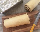 Foto langkah ke 9 dari resep Cinnamon Rolls.