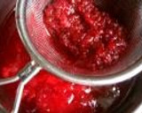 A picture of step 3 of Red Currant Jam.