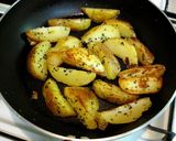 A picture of step 4 of Crispy Pan-Fried Potatoes.