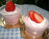 A picture of step 7 of Easy Strawberry Yogurt Mousse.
