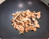 和風奶油鮭魚鹽昆布義大利麵的食譜步驟1照片