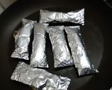 รูปขั้นตอนการทำที่ 5 ของ Choc Chip Foil Cake