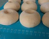 Foto langkah ke 5 dari resep Donat Maizena.