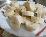 A picture of step 2 of Banana Sooji Halwa.