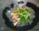 Foto langkah ke 4 dari resep Nasi Daun Jeruk dengan Telur Dadar Tahu Teri Cabe.