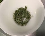 Une image de l'étape 4 de Marinade au vinaigre de vin, ail et herbes aromatiques.