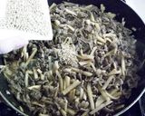 A picture of step 5 of Delicious Stir-Fried and Simmered Beef and Bamboo Shoot (Shigure-ni).