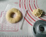 Foto langkah ke 3 dari resep Donat Maizena.