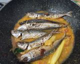 Foto langkah ke 3 dari resep Ikan Layang Bumbu Kuning.