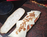 Foto del paso 2 de la receta: Bocadillo de bistec empanado, queso y salsa boloñesa