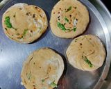 A picture of step 12 of Garlic Lachha Paratha.