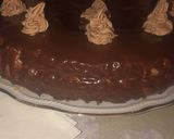 Foto del paso 12 de la receta: Bizcocho de limón y vainilla, buttercream y cobertura de chocolate