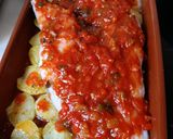Foto del paso 4 de la receta: Merluza con fritada y papas panaderas al horno