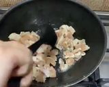 A picture of step 1 of Twisted Chilli Garlic Pasta with Chicken.