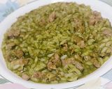 Foto del passaggio 7 della ricetta Risotto non risotto con crema di friarielli e salsiccia