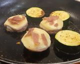 Foto del paso 5 de la receta: Hamburguesitas de Cerdo con Calabacín a la Plancha