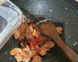 Foto langkah ke 3 dari resep Sosis Telur Asam Manis.