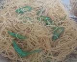 Foto langkah ke 3 dari resep Bihun Goreng Cabe Hijau.